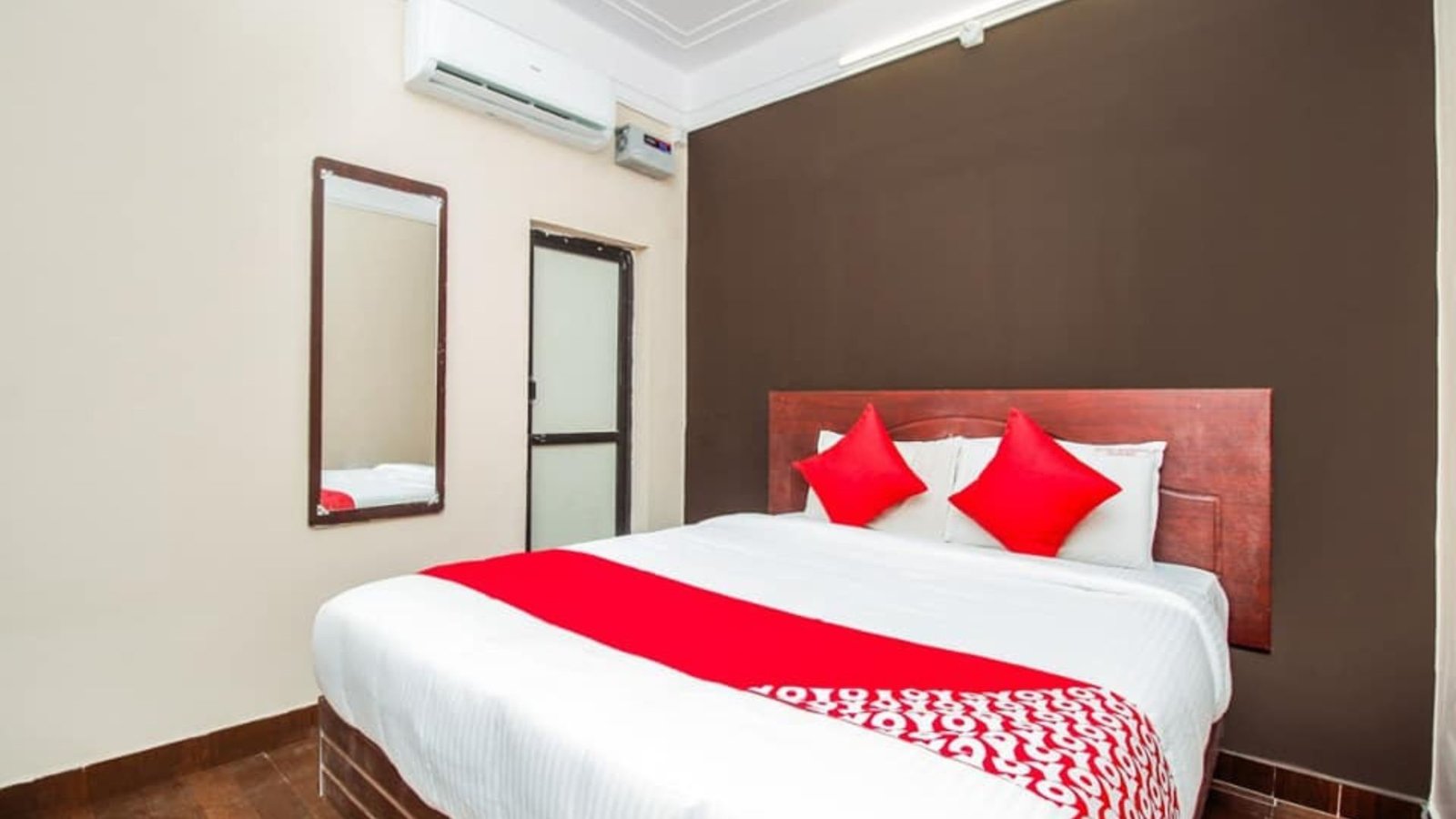 Classic Room Image 6